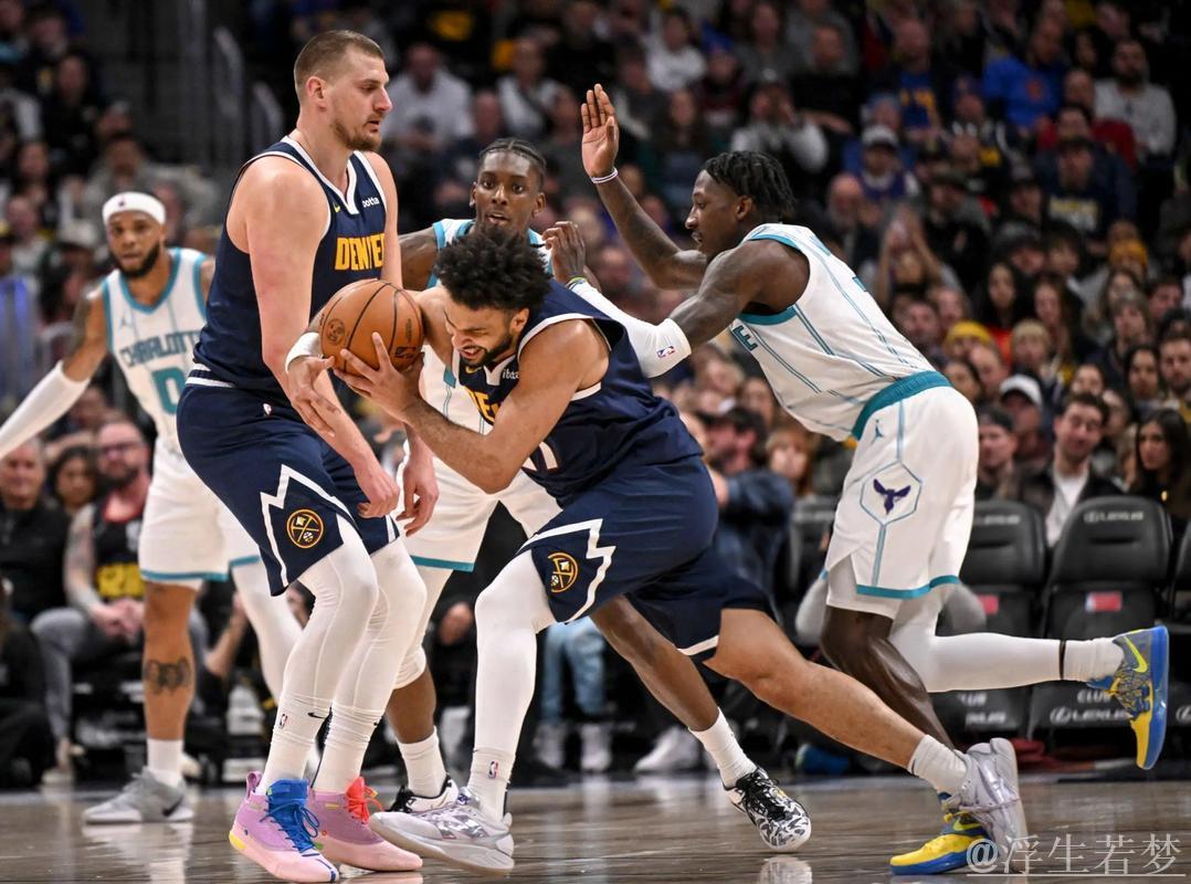 约基奇归来豪取三双 掘金轻松战胜无字母哥的雄鹿